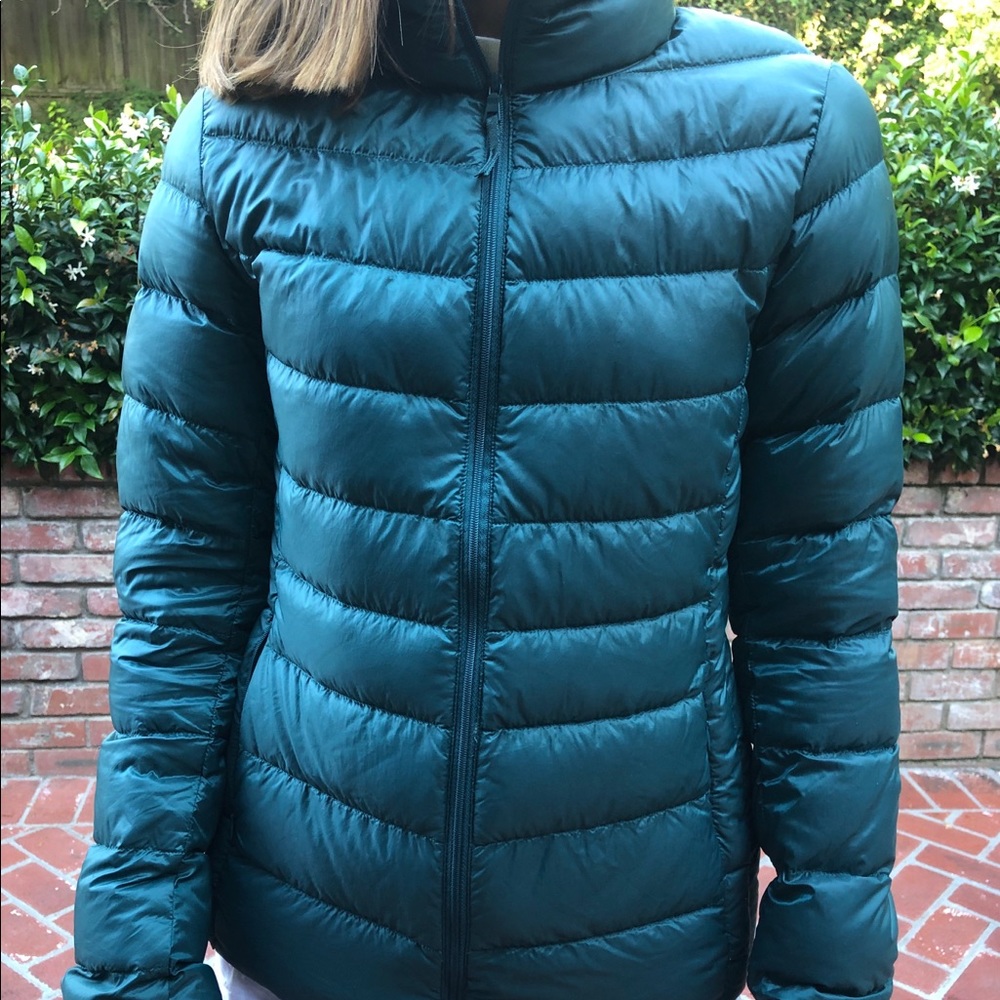 Uniqlo ultra light down puffer jacket- teal.